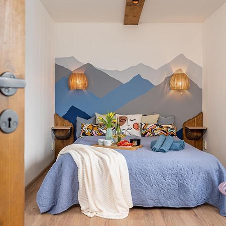 Family Garden Apartments With Free Private Parking & Playground Рига Экстерьер фото