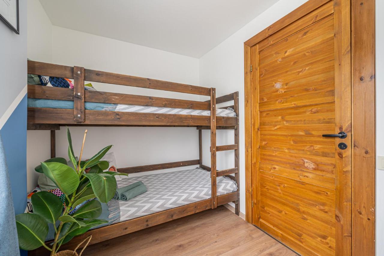 Family Garden Apartments With Free Private Parking & Playground Рига Экстерьер фото