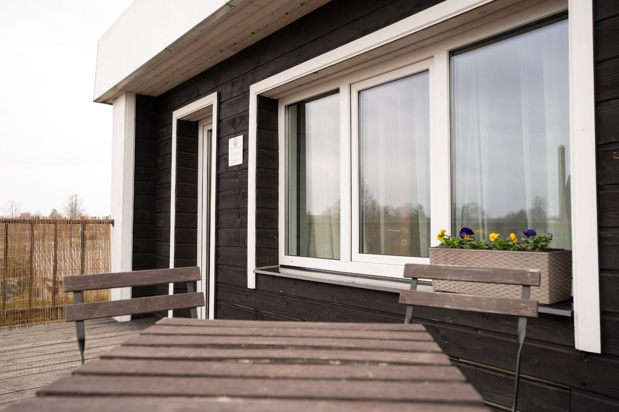 Family Garden Apartments With Free Private Parking & Playground Рига Экстерьер фото