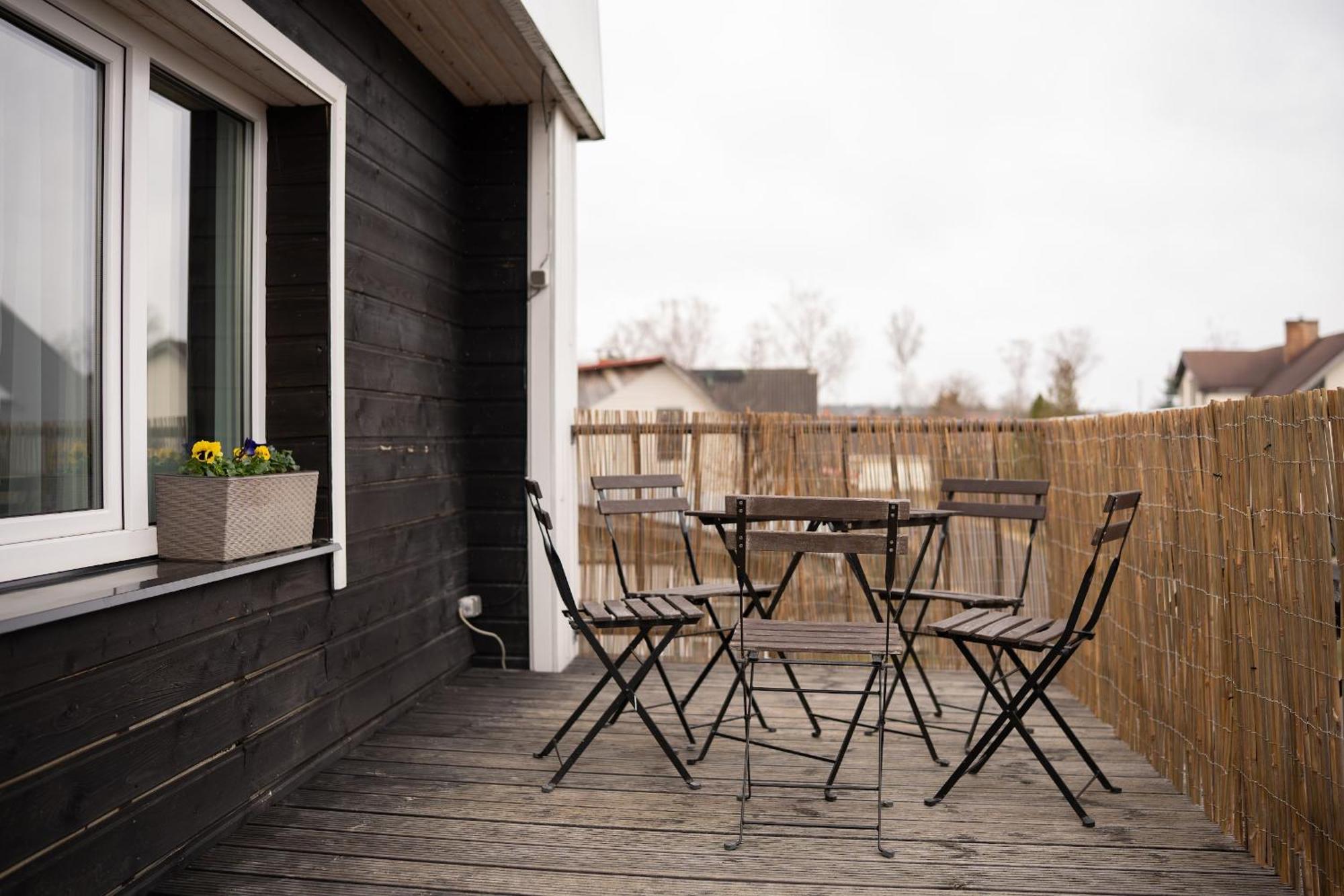 Family Garden Apartments With Free Private Parking & Playground Рига Экстерьер фото