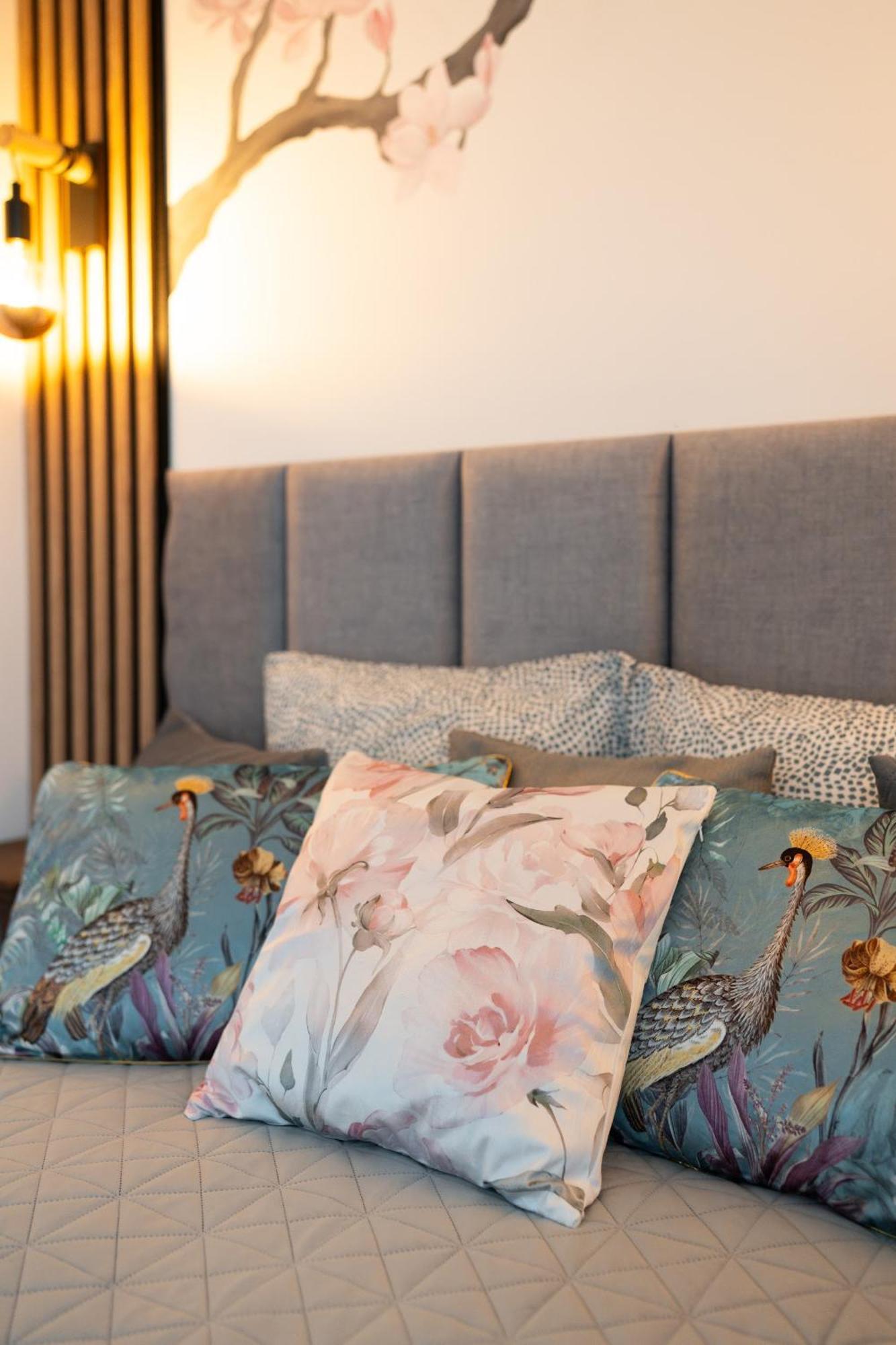 Family Garden Apartments With Free Private Parking & Playground Рига Экстерьер фото