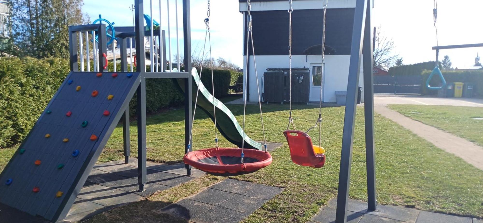 Family Garden Apartments With Free Private Parking & Playground Рига Экстерьер фото