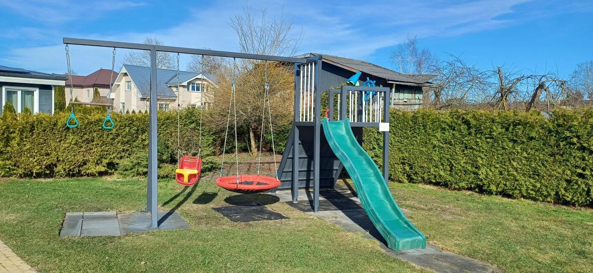 Family Garden Apartments With Free Private Parking & Playground Рига Экстерьер фото